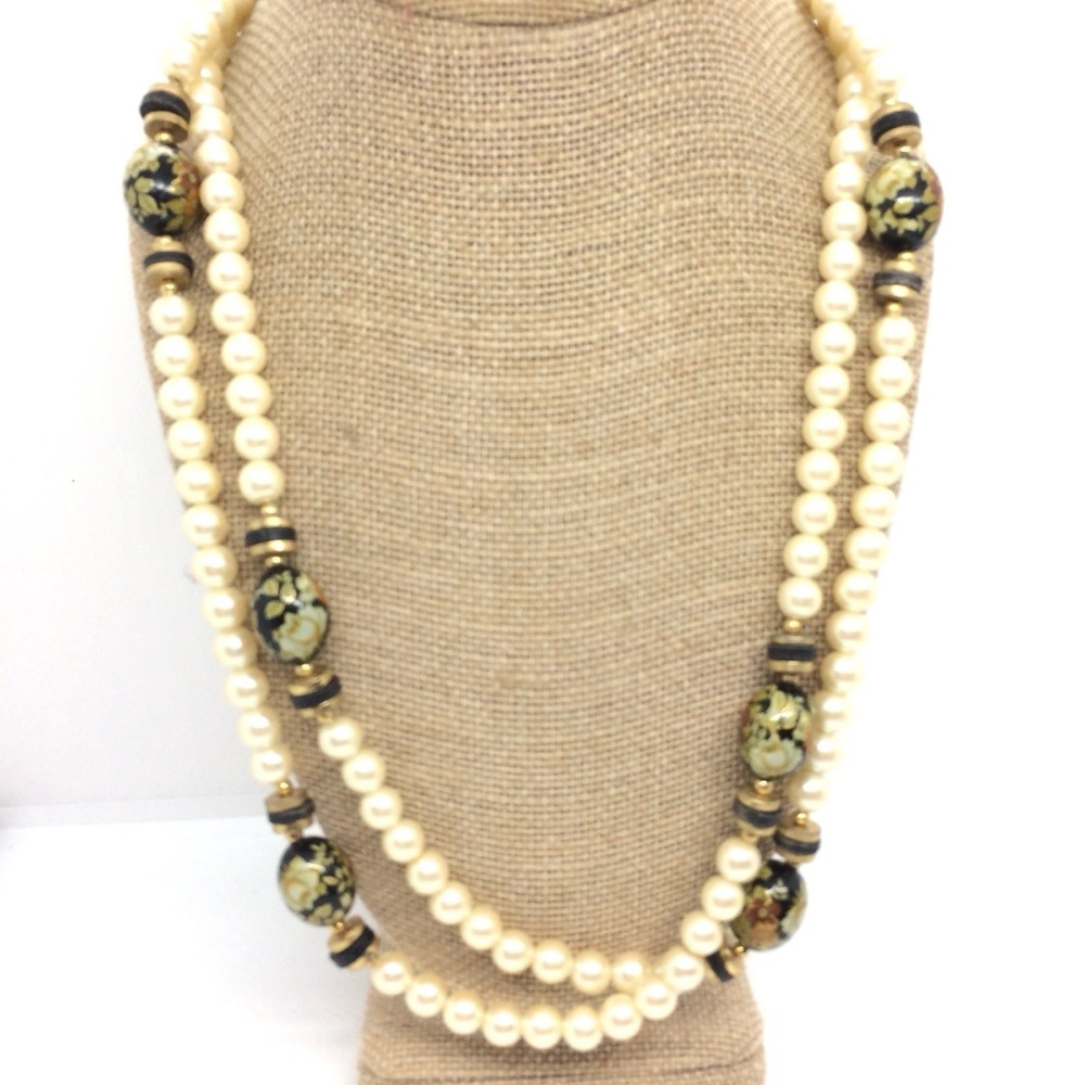 VINTAGE PEARL NECKLACE JAPAN PAINTED BEAD  FLOWER OBLONG UNIQUE 48” LONG PLASTIC